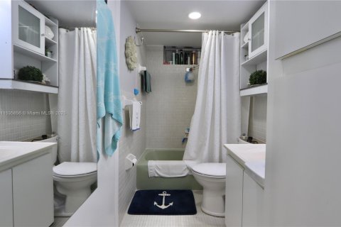 Condominio en venta en Aventura, Florida, 1 dormitorio, 71.35 m2 № 1024024 - foto 19