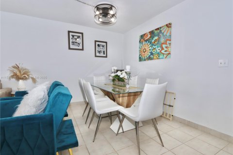 Condominio en venta en Aventura, Florida, 1 dormitorio, 71.35 m2 № 1024024 - foto 10