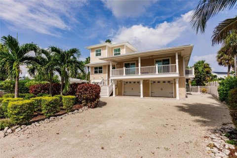 Casa en venta en Anna Maria, Florida, 3 dormitorios, 238.94 m2 № 1591325 - foto 2