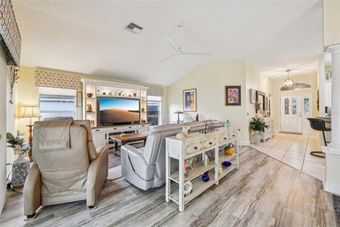 Casa en venta en The Villages, Florida, 3 dormitorios, 179.02 m2 № 1835183 - foto 10