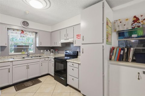 House in Bunnell, Florida 4 bedrooms, 202.53 sq.m. № 2122744 - photo 5