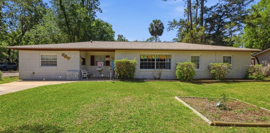 House in Bunnell, Florida 4 bedrooms, 202.53 sq.m. № 2122744