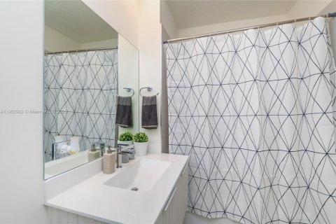 Copropriété à louer à Doral, Floride: 3 chambres, 102.38 m2 № 2015286 - photo 14