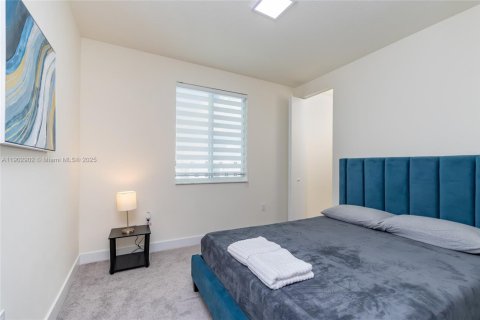 Copropriété à louer à Doral, Floride: 3 chambres, 102.38 m2 № 2015286 - photo 13