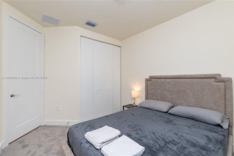 Copropriété à louer à Doral, Floride: 3 chambres, 102.38 m2 № 2015286 - photo 10