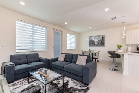 Copropriété à louer à Doral, Floride: 3 chambres, 102.38 m2 № 2015286 - photo 19