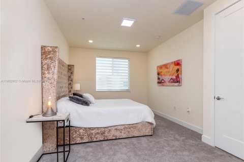 Copropriété à louer à Doral, Floride: 3 chambres, 102.38 m2 № 2015286 - photo 9