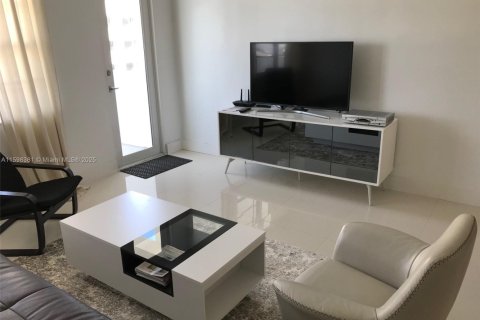Снять в аренду кондоминиум в Майами-Бич, Флорида 1 спальня, 80.36м2, № 2037946 - фото 5