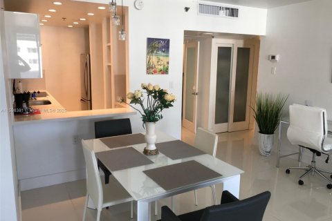 Снять в аренду кондоминиум в Майами-Бич, Флорида 1 спальня, 80.36м2, № 2037946 - фото 11