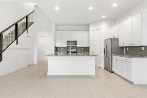 Снять в аренду таунхаус в Пемброк-Пайнс, Флорида 3 спальни, 183.48м2, № 2051879 - фото 15