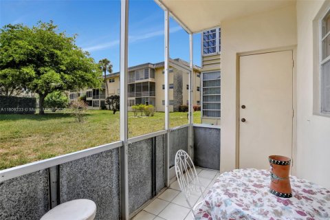 Condo in Lauderhill, Florida, 1 bedroom  № 1749808 - photo 21