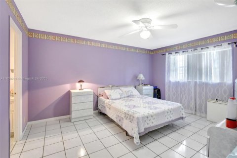 Condo in Lauderhill, Florida, 1 bedroom  № 1749808 - photo 15