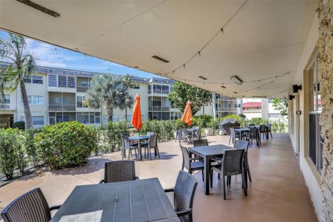 Condo in Lauderhill, Florida, 1 bedroom  № 1749808 - photo 30