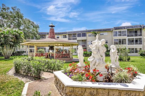 Condo in Lauderhill, Florida, 1 bedroom  № 1749808 - photo 22