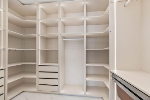 Condo in Miami, Florida, 3 bedrooms  № 2020559 - photo 12