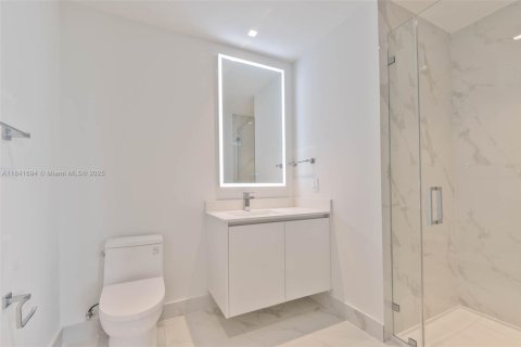 Condo in Miami, Florida, 3 bedrooms  № 2020559 - photo 19