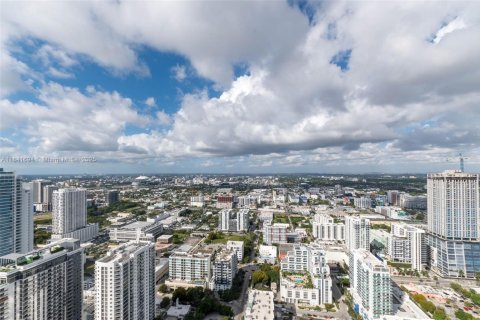 Condo in Miami, Florida, 3 bedrooms  № 2020559 - photo 28