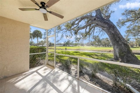 Copropriété à louer à Sarasota, Floride: 2 chambres, 103.86 m2 № 2431146 - photo 4