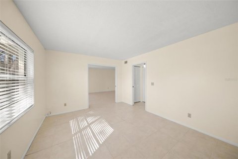 Copropriété à louer à Sarasota, Floride: 2 chambres, 103.86 m2 № 2431146 - photo 14