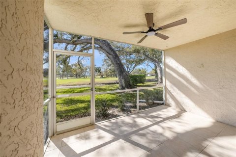 Copropriété à louer à Sarasota, Floride: 2 chambres, 103.86 m2 № 2431146 - photo 5