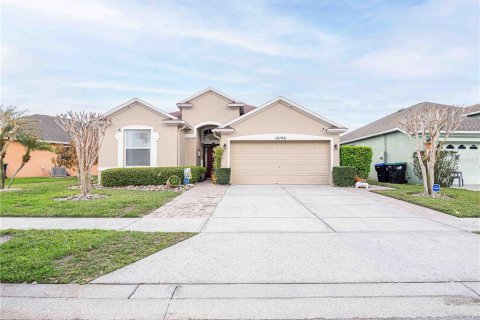 House in Orlando, Florida 3 bedrooms, 159.51 sq.m. № 2214881