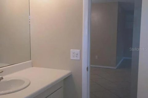 Commercial property in Largo, Florida 3 bedrooms, 163.23 sq.m. № 2234333 - photo 11
