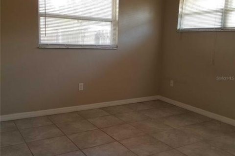 Commercial property in Largo, Florida 3 bedrooms, 163.23 sq.m. № 2234333 - photo 7