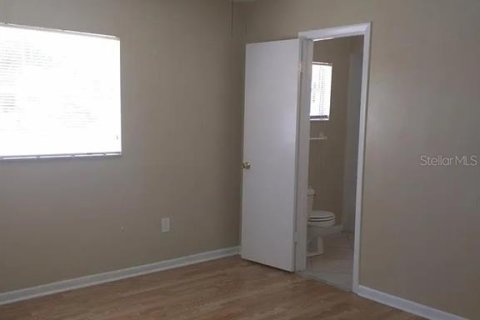 Commercial property in Largo, Florida 3 bedrooms, 163.23 sq.m. № 2234333 - photo 24