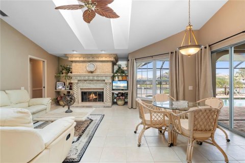 Villa ou maison à vendre à Punta Gorda, Floride: 3 chambres, 221.11 m2 № 1569865 - photo 5