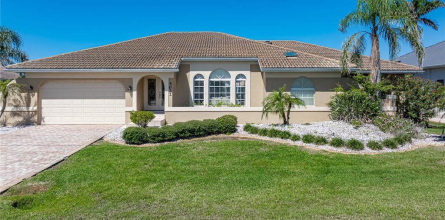Villa ou maison à Punta Gorda, Floride 3 chambres, 221.11 m2 № 1569865