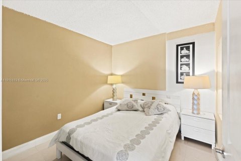 Снять в аренду кондоминиум в Санни-Айлс-Бич, Флорида 2 спальни, 139.82м2, № 1971387 - фото 25