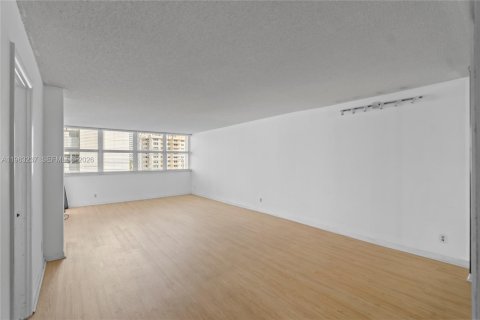 Купить кондоминиум в Холливуд, Флорида 1 спальня, 81.2м2, № 2025763 - фото 24