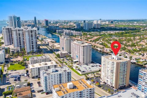 Купить кондоминиум в Холливуд, Флорида 1 спальня, 81.2м2, № 2025763 - фото 11