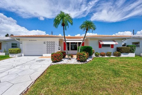 Villa ou maison à Pinellas Park, Floride 2 chambres, 146.41 m2 № 2347107