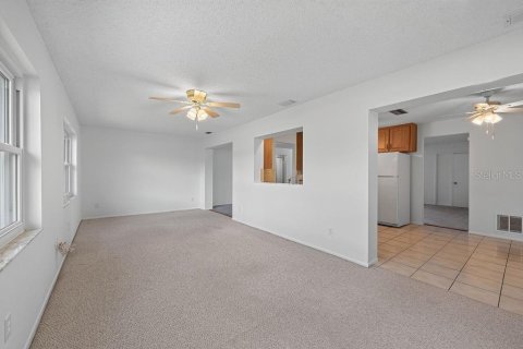 Villa ou maison à vendre à Pinellas Park, Floride: 2 chambres, 146.41 m2 № 2347107 - photo 17