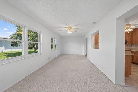 Villa ou maison à vendre à Pinellas Park, Floride: 2 chambres, 146.41 m2 № 2347107 - photo 18