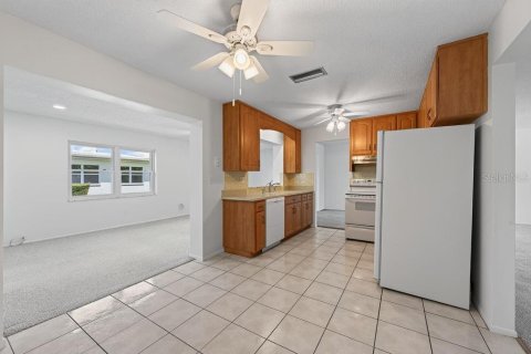 Villa ou maison à vendre à Pinellas Park, Floride: 2 chambres, 146.41 m2 № 2347107 - photo 25