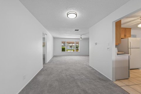 Villa ou maison à vendre à Pinellas Park, Floride: 2 chambres, 146.41 m2 № 2347107 - photo 12