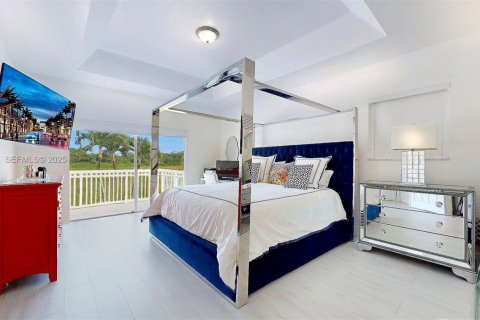 Villa ou maison à vendre à Miami, Floride: 4 chambres, 222.87 m2 № 2040407 - photo 10