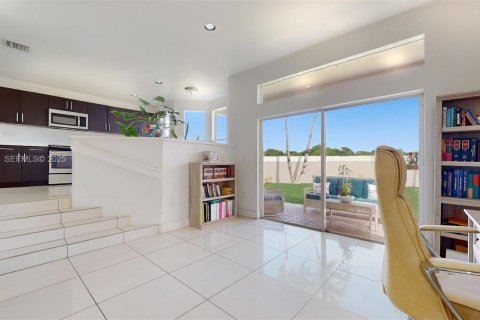 Villa ou maison à vendre à Miami, Floride: 4 chambres, 222.87 m2 № 2040407 - photo 8