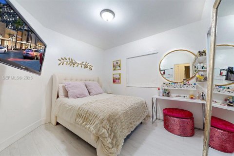 Villa ou maison à vendre à Miami, Floride: 4 chambres, 222.87 m2 № 2040407 - photo 15