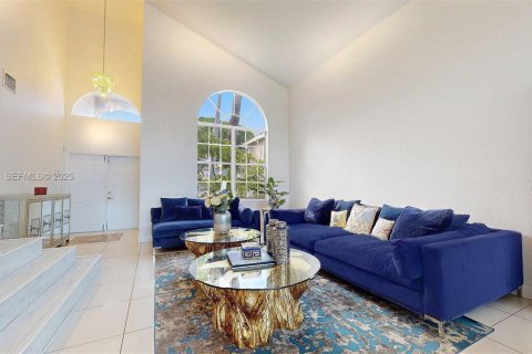 Villa ou maison à vendre à Miami, Floride: 4 chambres, 222.87 m2 № 2040407 - photo 2