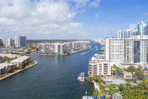 Condominio en venta en Hollywood, Florida, 1 dormitorio, 65.22 m2 № 737549 - foto 5