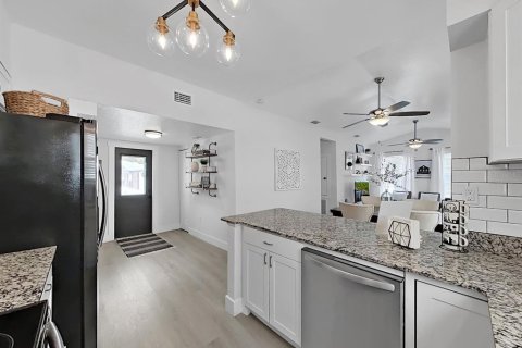 Купить виллу или дом в Тампа, Флорида 3 комнаты, 190.26м2, № 2098954 - фото 22
