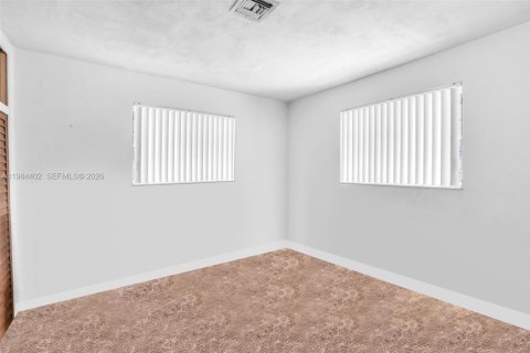 House in Pembroke Pines, Florida 3 bedrooms, 135.45 sq.m. № 2046681 - photo 30