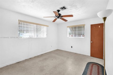 House in Pembroke Pines, Florida 3 bedrooms, 135.45 sq.m. № 2046681 - photo 26