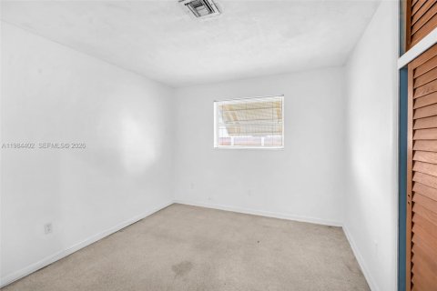 House in Pembroke Pines, Florida 3 bedrooms, 135.45 sq.m. № 2046681 - photo 27