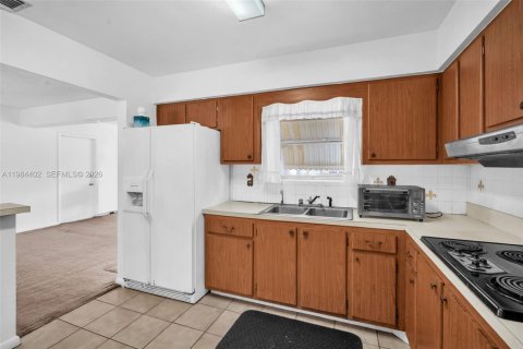 House in Pembroke Pines, Florida 3 bedrooms, 135.45 sq.m. № 2046681 - photo 20