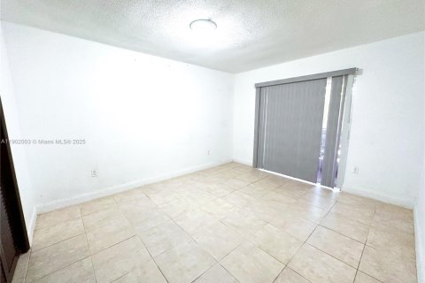 Casa en alquiler en North Miami, Florida, 2 dormitorios, 134.71 m2 № 1953426 - foto 11