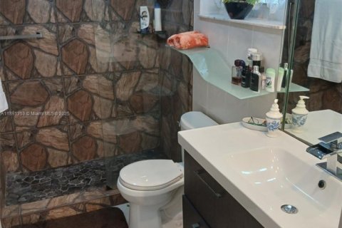 Condominio en venta en Hallandale Beach, Florida, 1 dormitorio, 71.53 m2 № 1943699 - foto 4